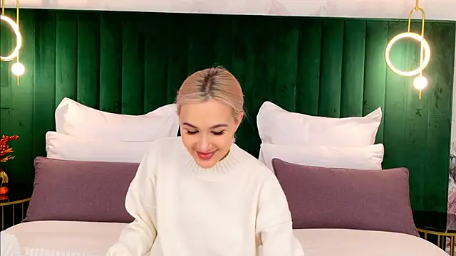 Snapshot of BarbieMilne chatting on September 2025 03:06:02 PM BarbieMilne online show from September 2025 03:06:02 PM