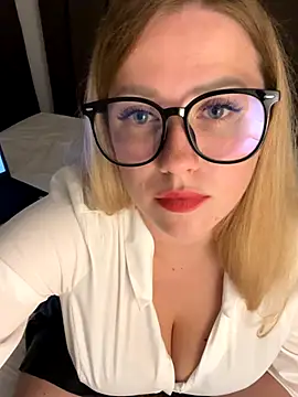 Snapshot of anny_mooore chatting on September 2025 06:52:01 PM anny mooore online show from September 2025 06:52:01 PM