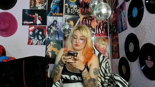 Avril Maria online show from March 2026 08:58:01 PM