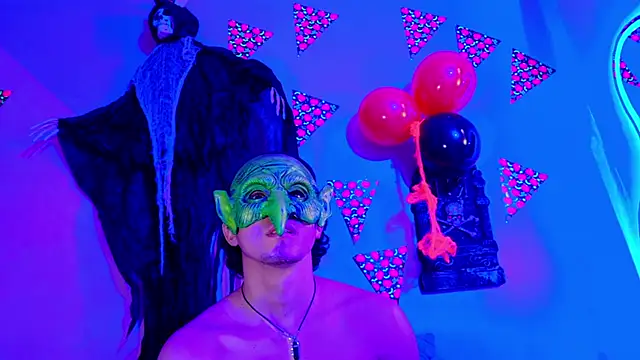 Laura and Kevin online show from October 2025 02:26:02 PM