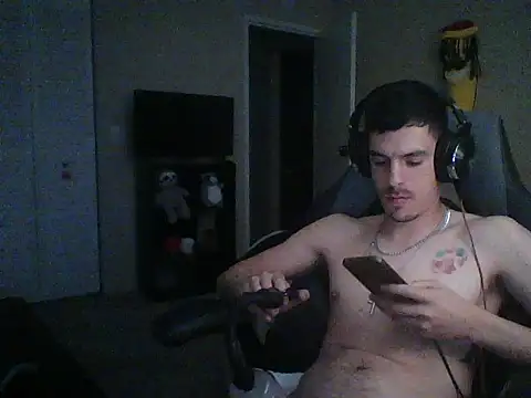 Snapshot of latinosatiro94 chatting on October 2025 10:57:02 AM latinosatiro94 online show from October 2025 10:57:02 AM