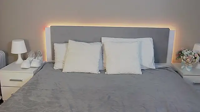 Snapshot of MarianeSun chatting on October 2025 03:59:02 AM MarianeSun online show from October 2025 03:59:02 AM