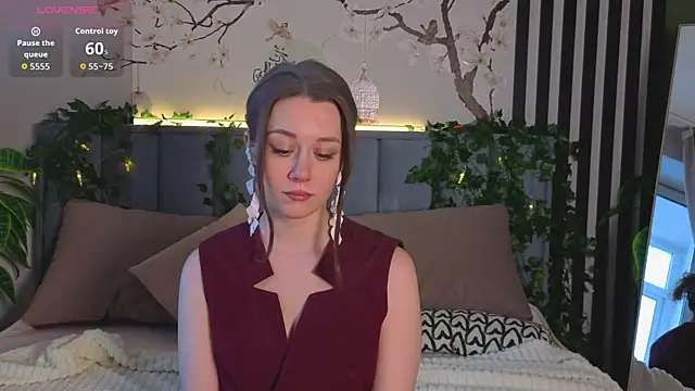 Snapshot of SkyHelen chatting on February 2026 04:06:01 AM SkyHelen online show from February 2026 04:06:01 AM