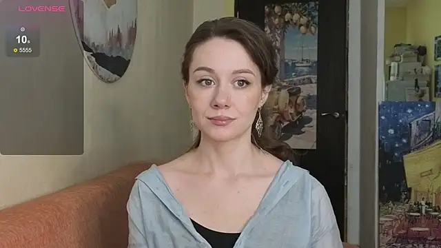 Snapshot of SkyHelen chatting on April 2026 07:19:01 AM SkyHelen online show from April 2026 07:19:01 AM