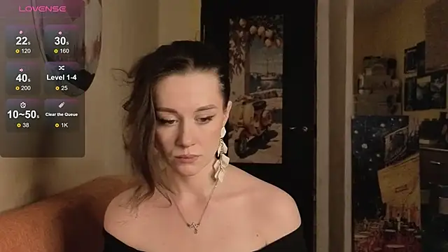 Snapshot of SkyHelen chatting on April 2026 04:00:02 PM SkyHelen online show from April 2026 04:00:02 PM