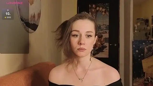 Snapshot of SkyHelen chatting on April 2026 03:39:01 PM SkyHelen online show from April 2026 03:39:01 PM