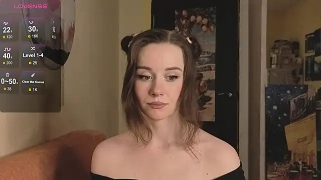 Snapshot of SkyHelen chatting on April 2026 04:01:01 PM SkyHelen online show from April 2026 04:01:01 PM