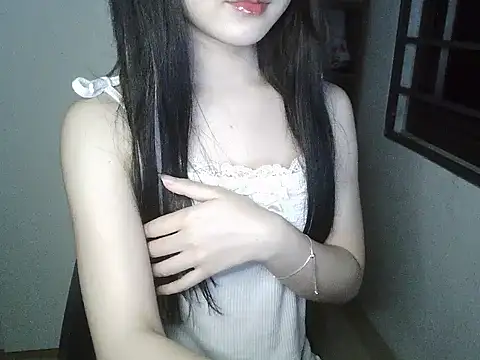 Snapshot of Annabelle-e chatting on October 2025 06:28:02 PM Annabelle-e online show from October 2025 06:28:02 PM