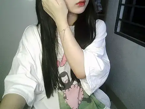 Snapshot of Annabelle-e chatting on October 2025 05:34:01 PM Annabelle-e online show from October 2025 05:34:01 PM