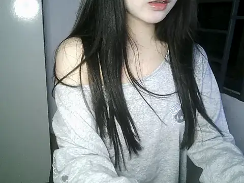 Snapshot of Annabelle-e chatting on October 2025 03:18:02 PM Annabelle-e online show from October 2025 03:18:02 PM