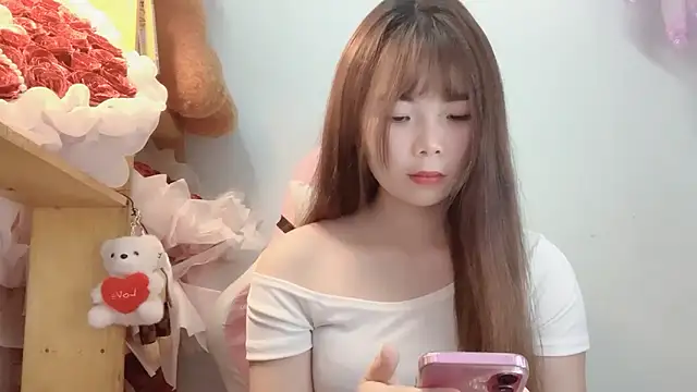 Snapshot of Pony898 chatting on September 2025 12:44:02 AM Pony898 online show from September 2025 12:44:02 AM