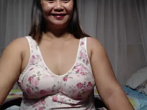 Snapshot of FelisitaG chatting on April 2026 10:57:02 PM FelisitaG online show from April 2026 10:57:02 PM