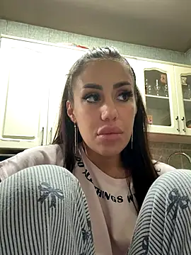 Snapshot of CataleyaSyrene chatting on October 2025 06:46:02 AM CataleyaSyrene online show from October 2025 06:46:02 AM