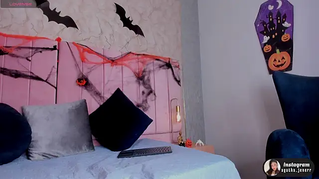 agatha jener online show from October 2025 11:42:01 AM