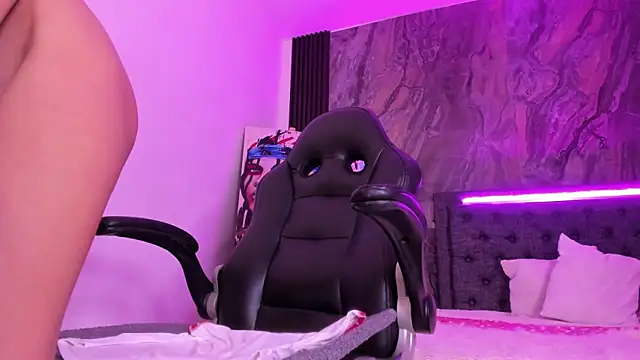 Snapshot of Mia_Clay1 chatting on April 2026 08:34:02 PM Mia Clay1 online show from April 2026 08:34:02 PM