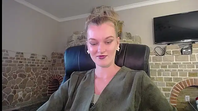 Snapshot of MysticVenus_ chatting on September 2025 02:51:01 PM MysticVenus online show from September 2025 02:51:01 PM