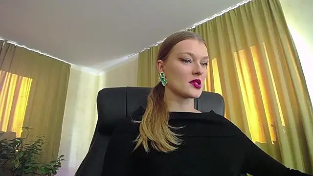 Snapshot of MysticVenus_ chatting on October 2025 01:44:01 PM MysticVenus online show from October 2025 01:44:01 PM