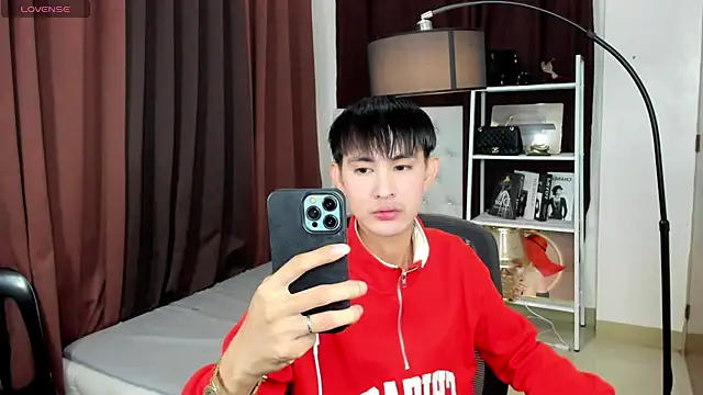 Snapshot of xxxhugecocktwinkxxx chatting on October 2025 05:00:01 PM xxxhugecocktwinkxxx online show from October 2025 05:00:01 PM