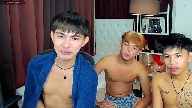 Snapshot of xxxhugecocktwinkxxx chatting on October 2025 06:20:01 PM xxxhugecocktwinkxxx online show from October 2025 06:20:01 PM