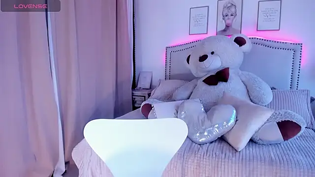 Mayajhons online show from December 2025 12:36:02 PM