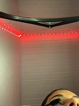 luluzinhax online show from September 2025 03:00:02 AM