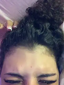 Snapshot of luluzinhax chatting on March 2026 06:39:01 AM luluzinhax online show from March 2026 06:39:01 AM