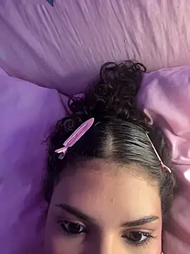 Snapshot of luluzinhax chatting on March 2026 05:11:02 AM luluzinhax online show from March 2026 05:11:02 AM