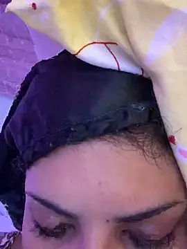 Snapshot of luluzinhax chatting on April 2026 02:53:02 AM luluzinhax online show from April 2026 02:53:02 AM