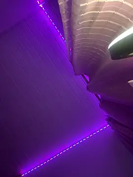 Snapshot of luluzinhax chatting on April 2026 02:34:02 AM luluzinhax online show from April 2026 02:34:02 AM