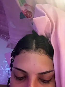 Snapshot of luluzinhax chatting on April 2026 03:17:01 AM luluzinhax online show from April 2026 03:17:01 AM