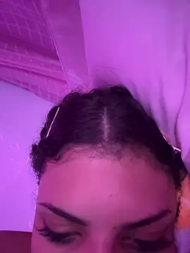 Snapshot of luluzinhax chatting on April 2026 07:57:01 AM luluzinhax online show from April 2026 07:57:01 AM