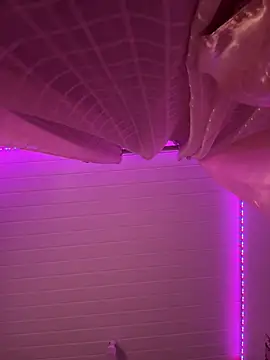 Snapshot of luluzinhax chatting on April 2026 05:02:02 AM luluzinhax online show from April 2026 05:02:02 AM