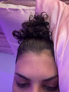 Snapshot of luluzinhax chatting on April 2026 05:32:02 AM luluzinhax online show from April 2026 05:32:02 AM