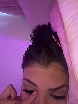 Snapshot of luluzinhax chatting on April 2026 01:01:01 PM luluzinhax online show from April 2026 01:01:01 PM