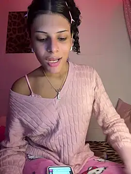 Snapshot of luluzinhax chatting on May 2026 04:10:02 AM luluzinhax online show from May 2026 04:10:02 AM