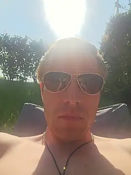 Snapshot of bigdick_ben@xh chatting on May 2026 01:51:02 PM bigdick benxh online show from May 2026 01:51:02 PM