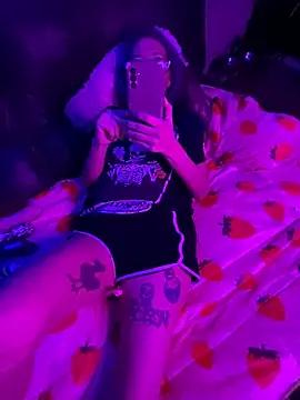 Snapshot of mmmminaDarling chatting on February 2026 04:44:02 AM mmmminaDarling online show from February 2026 04:44:02 AM