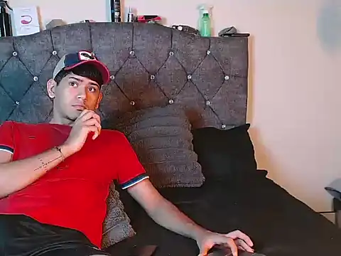 Snapshot of logan_willyams_ chatting on September 2025 12:33:01 AM logan willyams  online show from September 2025 12:33:01 AM