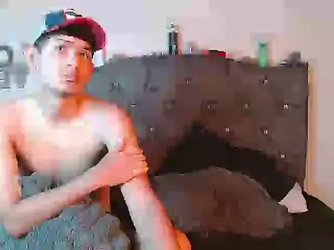 Snapshot of logan_willyams_ chatting on September 2025 09:49:01 PM logan willyams  online show from September 2025 09:49:01 PM