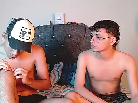 Snapshot of logan_willyams_ chatting on October 2025 10:17:01 PM logan willyams  online show from October 2025 10:17:01 PM