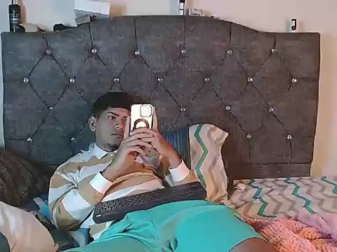 Snapshot of logan_willyams_ chatting on October 2025 01:26:02 AM logan willyams  online show from October 2025 01:26:02 AM