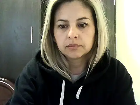Valery  Rouse  online show from October 2025 02:18:02 PM