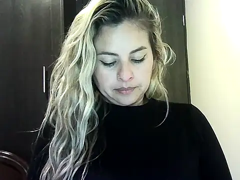 Valery  Rouse  online show from November 2025 03:27:02 AM