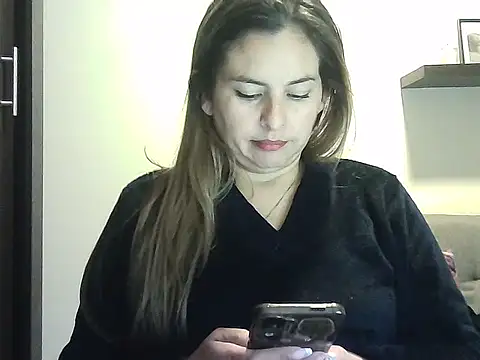 Valery  Rouse  online show from April 2026 10:12:01 PM