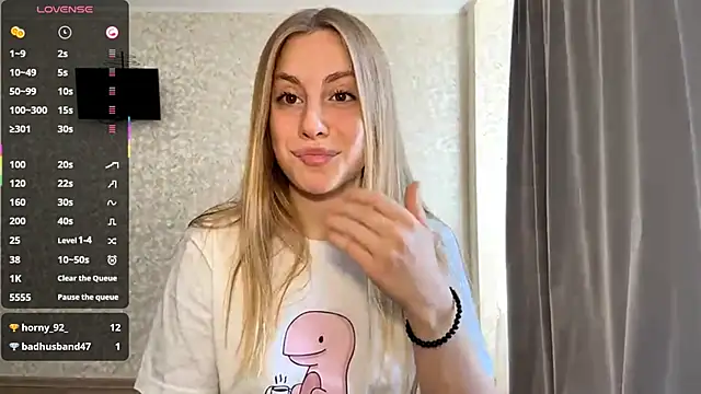 Snapshot of DreamyOlivia chatting on September 2025 10:25:02 AM DreamyOlivia online show from September 2025 10:25:02 AM