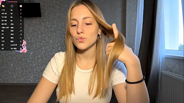 Snapshot of DreamyOlivia chatting on September 2025 01:38:02 PM DreamyOlivia online show from September 2025 01:38:02 PM