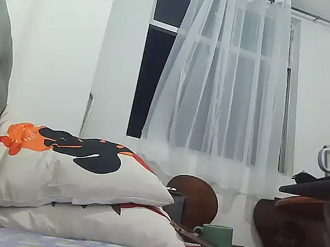 Snapshot of SecretBrunette chatting on March 2026 01:39:02 AM SecretBrunette online show from March 2026 01:39:02 AM