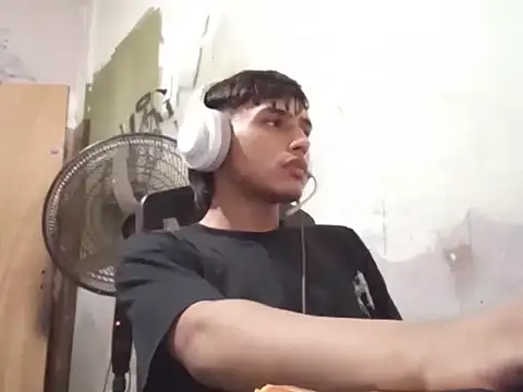 Snapshot of MYM69_- chatting on March 2026 06:36:01 AM MYM69 - online show from March 2026 06:36:01 AM