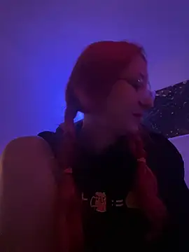 Snapshot of DaddysLittleSlutfox chatting on April 2026 08:04:02 PM DaddysLittleSlutfox online show from April 2026 08:04:02 PM