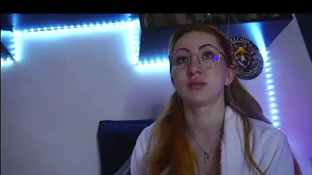 Snapshot of DaddysLittleSlutfox chatting on May 2026 04:08:02 AM DaddysLittleSlutfox online show from May 2026 04:08:02 AM